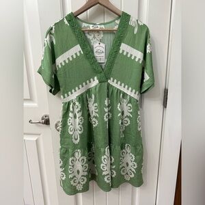 Very J New’n Green and White V-Neck Dress Sunday Boho Garden party sz S